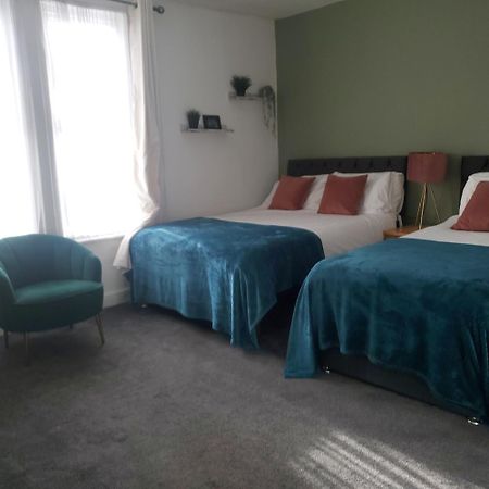 Leeds 4-Bed House - Sleeps 9 Free Parking & Wifi Villa Eksteriør billede