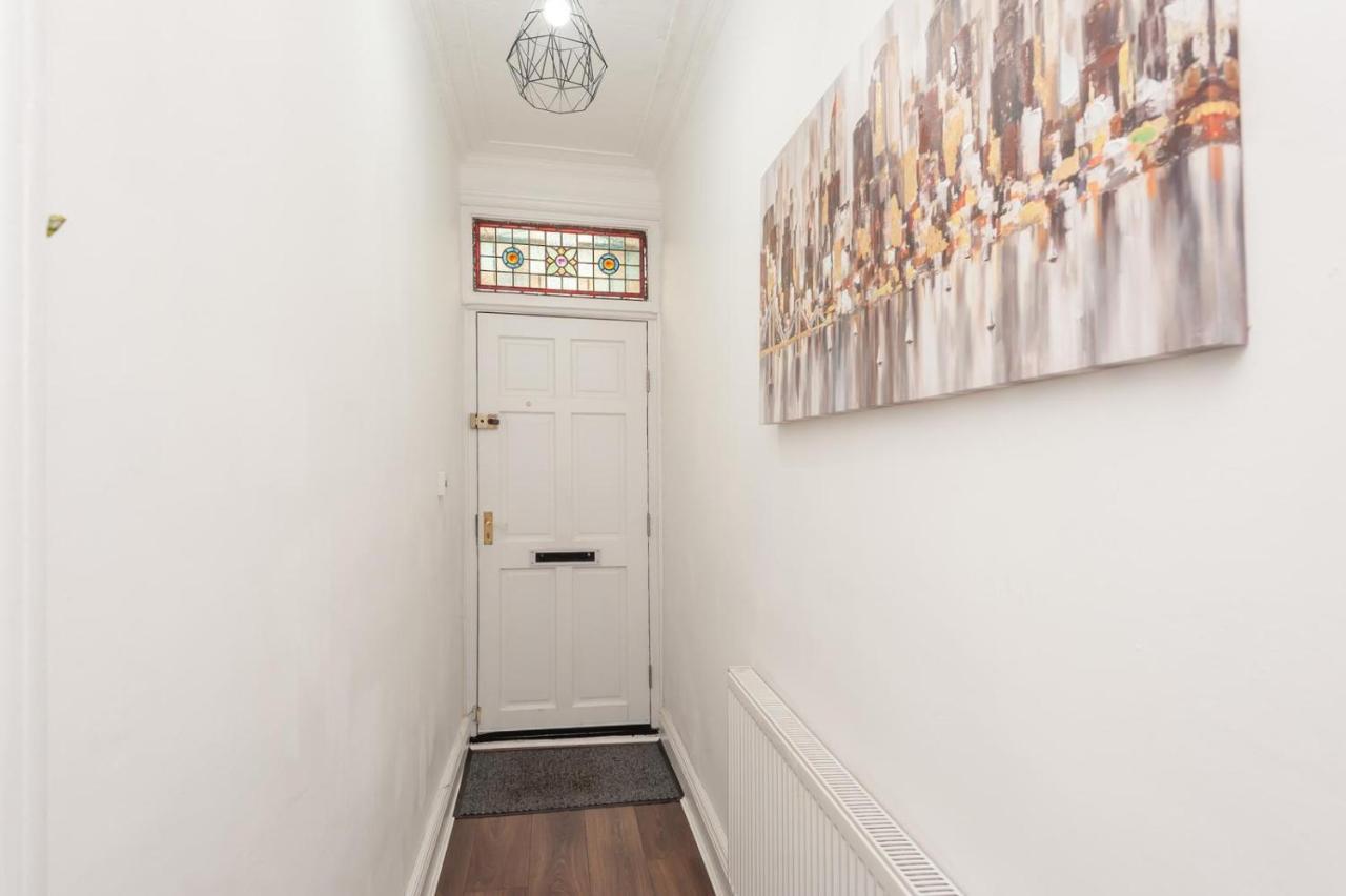 Leeds 4-Bed House - Sleeps 9 Free Parking & Wifi Villa Eksteriør billede