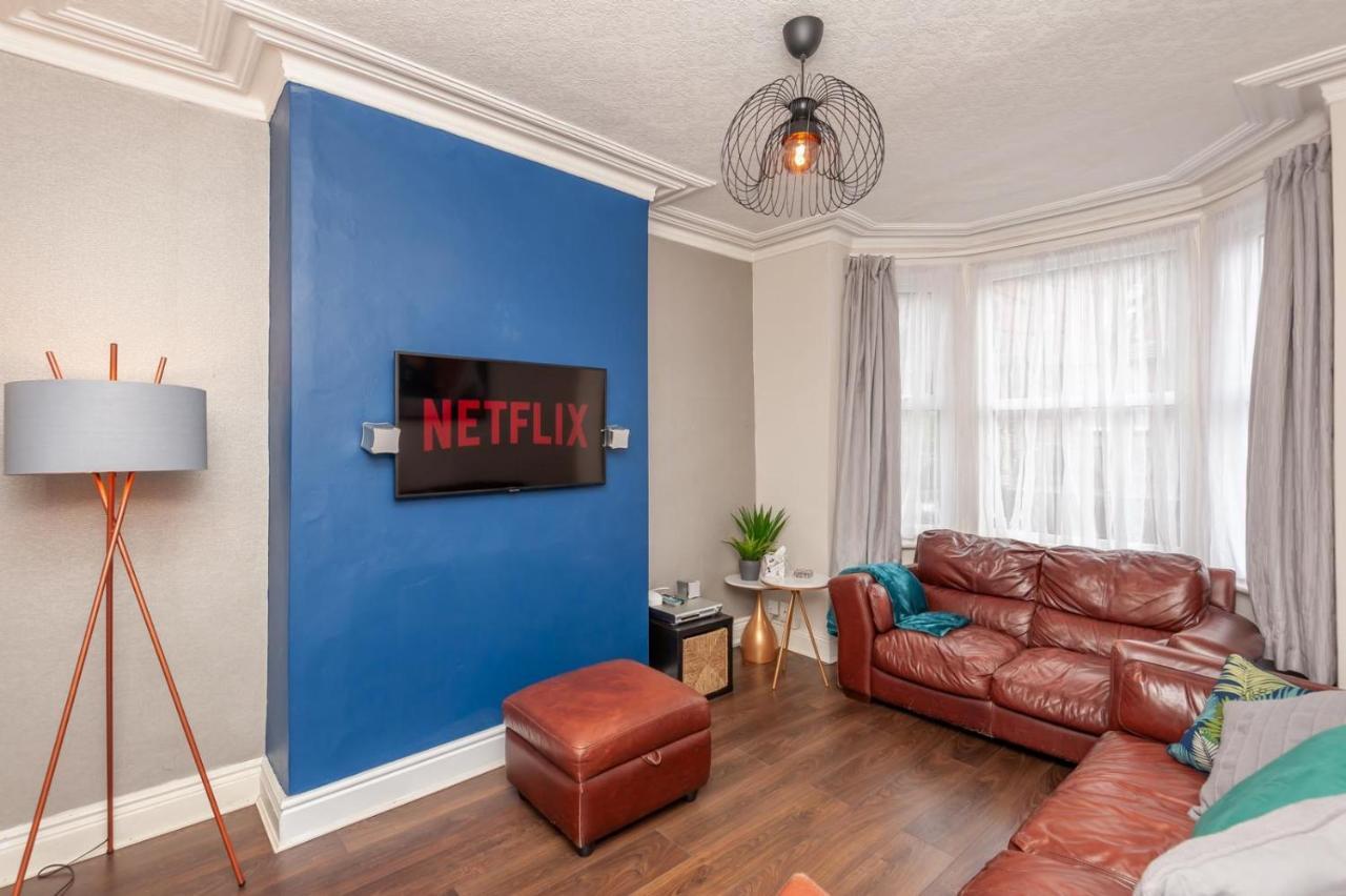 Leeds 4-Bed House - Sleeps 9 Free Parking & Wifi Villa Eksteriør billede