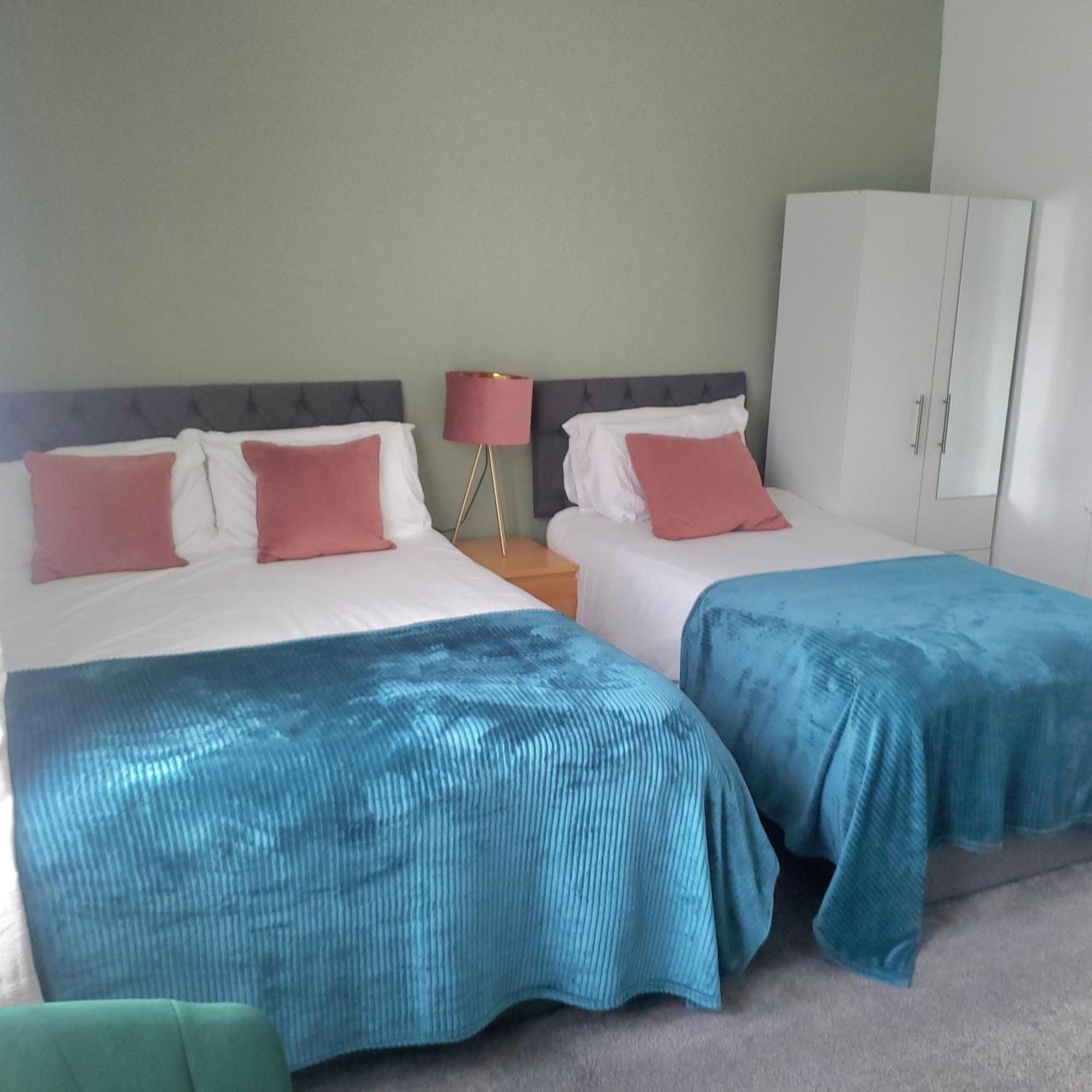 Leeds 4-Bed House - Sleeps 9 Free Parking & Wifi Villa Eksteriør billede